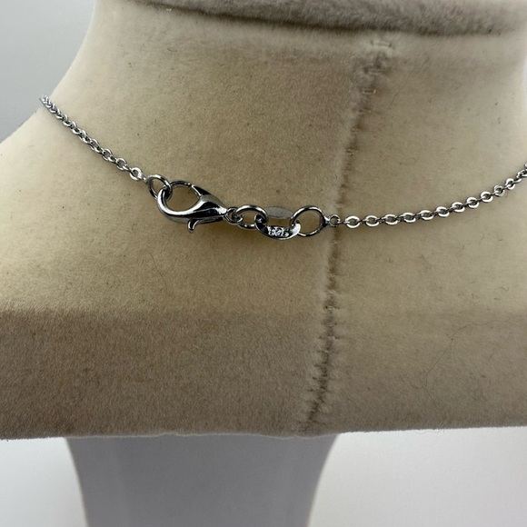 Beautiful and Unique Flower Agate Qipao Carving Pendant Necklace - Picture 6 of 12